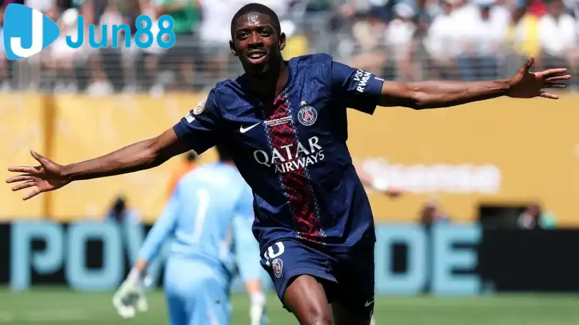 Dembele là ứng cử viên số 1 cho danh hiệu QBV năm nay (Ảnh: NBC)