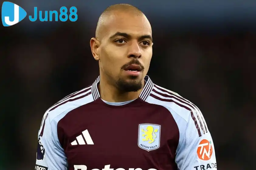 Cựu cầu thủ của Arsenal đang được so sánh với Messi. Ảnh: GOAL