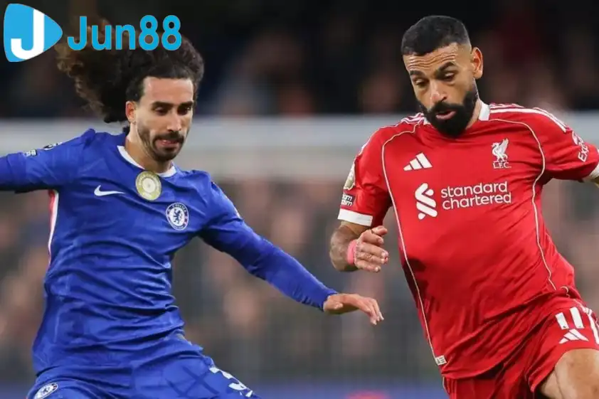 Cucurella tiết lộ HLV Maresca đã chỉ đạo đội tập trung khai thác vị trí của Salah (Ảnh: Liverpool).
