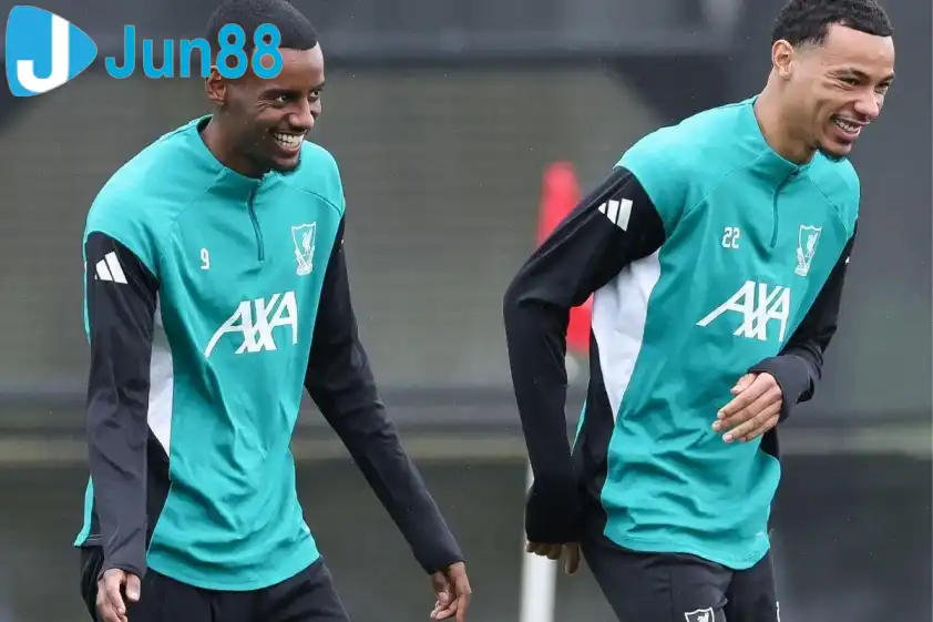 Ekitike nhiều khả năng sẽ lĩnh xướng hàng công của Liverpool trước Man City (Ảnh: GOAL).